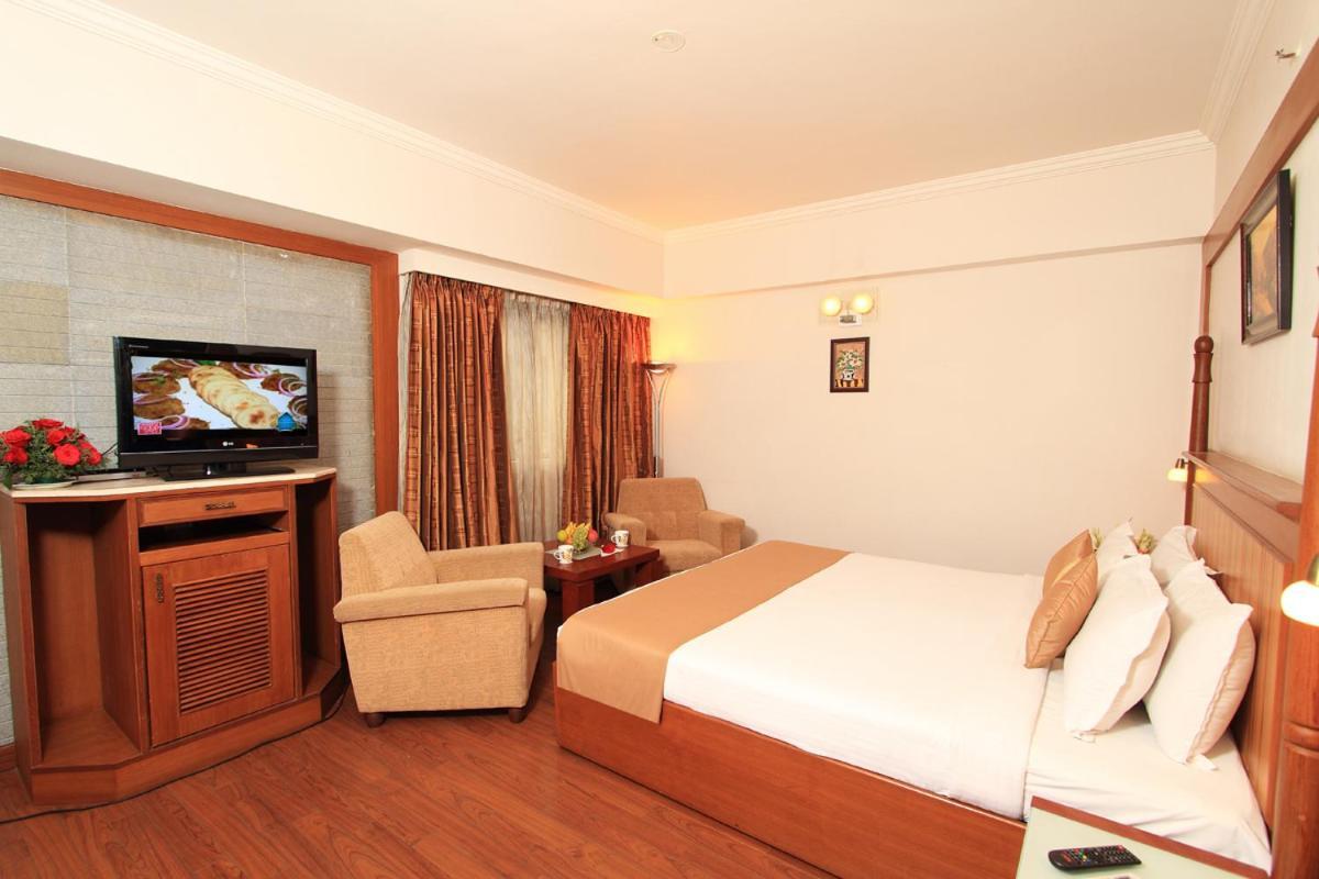 Hotel Parijatha Gateway Bangalore Esterno foto