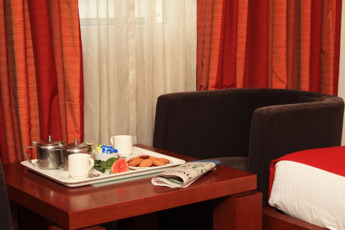 Hotel Parijatha Gateway Bangalore Esterno foto